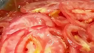 Tomato and lemon slicing